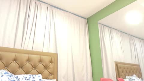 Snapshot of didoelizabeth chatting on November 2025 12:27:02 PM didoelizabeth online show from November 2025 12:27:02 PM