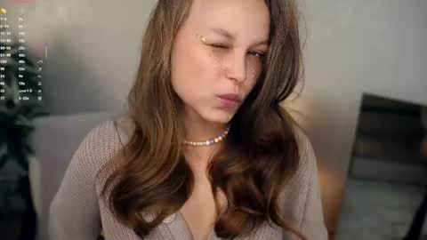 Elwyna online show from October 2025 06:41:02 PM