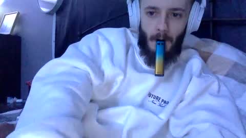 Snapshot of digbicknik chatting on February 2025 04:46:01 PM digbicknik online show from February 2025 04:46:01 PM