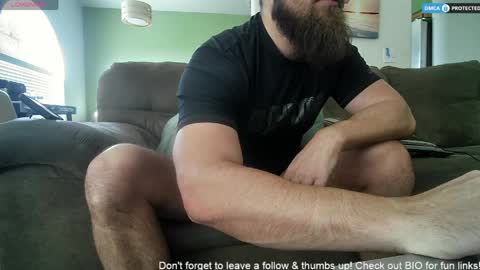 Snapshot of dikdowndaddy chatting on April 2026 04:04:01 PM Daddy online show from April 2026 04:04:01 PM