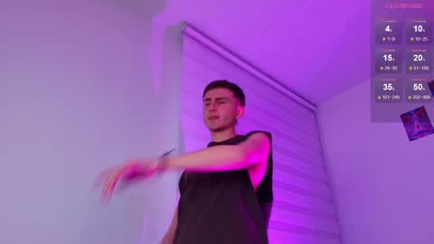 Julian Independent Model online show from April 2026 01:31:02 AM