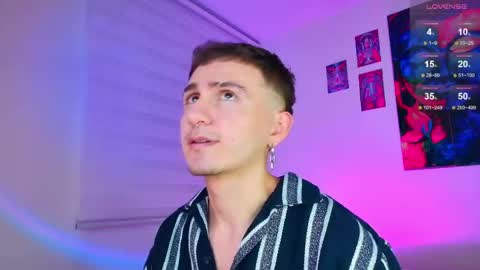 Julian Independent Model online show from May 2026 11:24:01 PM