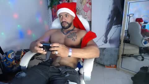 Snapshot of dimitry_muscle chatting on December 2024 01:25:01 AM dimitry kyle mucle online show from December 2024 01:25:01 AM