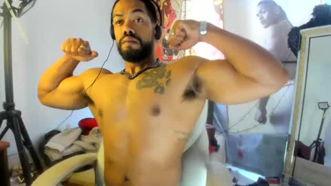 Snapshot of dimitry_muscle chatting on December 2024 04:05:02 PM dimitry kyle mucle online show from December 2024 04:05:02 PM