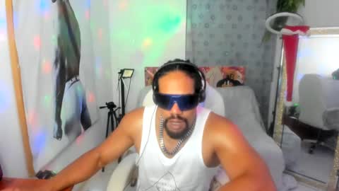 Snapshot of dimitry_muscle chatting on January 2025 04:47:01 AM dimitry kyle mucle online show from January 2025 04:47:01 AM