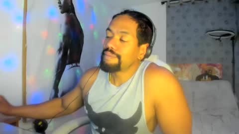 Snapshot of dimitry_muscle chatting on January 2025 03:08:02 AM dimitry kyle mucle online show from January 2025 03:08:02 AM