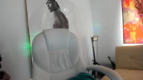 Snapshot of dimitry_muscle chatting on February 2025 02:26:02 PM dimitry kyle mucle online show from February 2025 02:26:02 PM