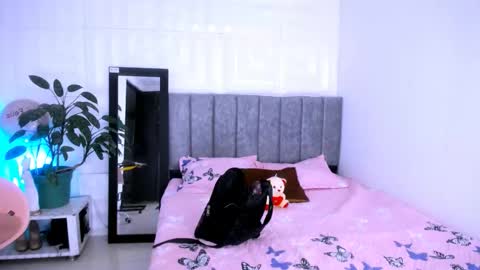 Snapshot of dina_mcry chatting on September 2025 10:14:02 PM DINA online show from September 2025 10:14:02 PM