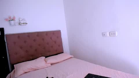 Snapshot of dina_mcry chatting on November 2025 05:55:02 PM DINA online show from November 2025 05:55:02 PM