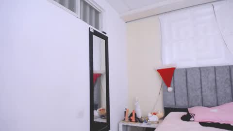 Snapshot of dina_mcry chatting on December 2025 06:37:02 PM DINA online show from December 2025 06:37:02 PM