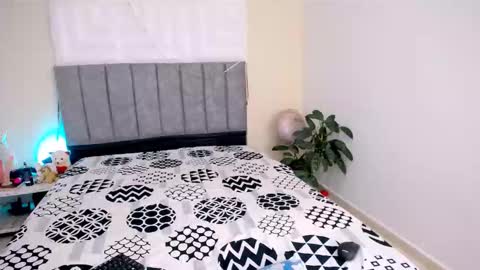 Snapshot of dina_mcry chatting on January 2026 10:57:02 PM DINA online show from January 2026 10:57:02 PM