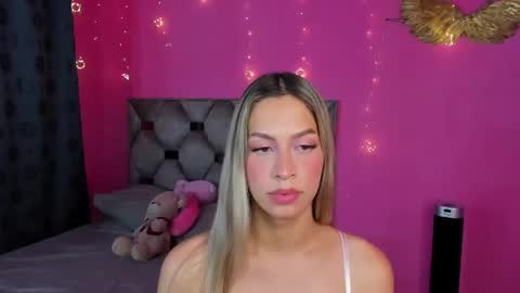 Snapshot of dione_sexyy chatting on January 2025 06:54:01 AM IG dionemontecarlo19 online show from January 2025 06:54:01 AM