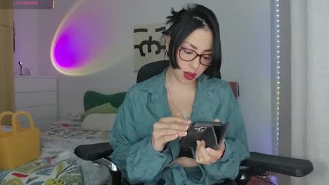 Anglica A online show from November 2025 07:19:01 PM