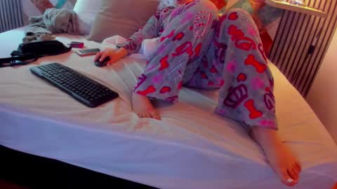 diosaelchat online show from November 2025 03:34:01 AM