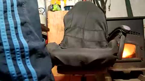 Snapshot of dirtmcgirt82 chatting on December 2024 06:43:01 AM dirtmcgirt82 online show from December 2024 06:43:01 AM