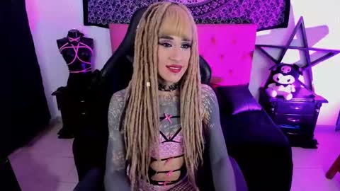 Snapshot of dirtyonix chatting on December 2024 11:47:01 PM ONIX online show from December 2024 11:47:01 PM