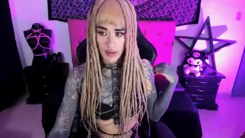 Snapshot of dirtyonix chatting on December 2024 01:36:02 AM ONIX online show from December 2024 01:36:02 AM