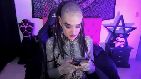 Snapshot of dirtyonix chatting on December 2024 05:32:01 AM ONIX online show from December 2024 05:32:01 AM