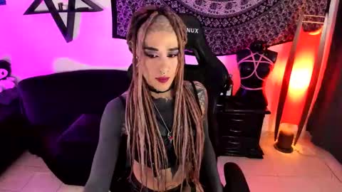 Snapshot of dirtyonix chatting on November 2025 07:01:02 PM ONIX online show from November 2025 07:01:02 PM