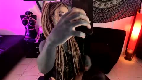 Snapshot of dirtyonix chatting on February 2026 10:50:02 PM ONIX online show from February 2026 10:50:02 PM