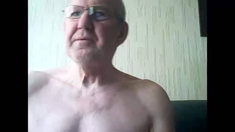 Snapshot of discovery63 chatting on June 2026 09:35:02 AM discovery63 online show from June 2026 09:35:02 AM