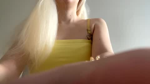 DitaMilton online show from March 2025 02:48:02 PM