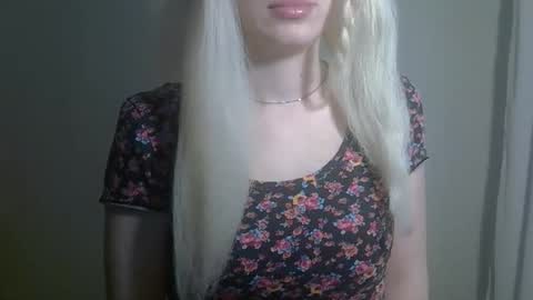 DitaMilton online show from September 2025 01:45:02 PM