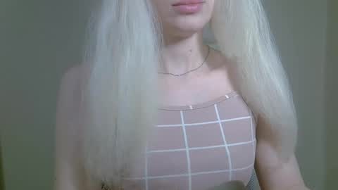 DitaMilton online show from October 2025 07:36:02 PM