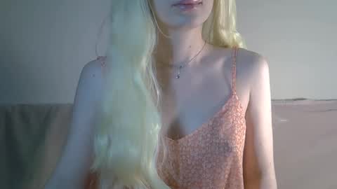 DitaMilton online show from December 2025 06:56:01 PM