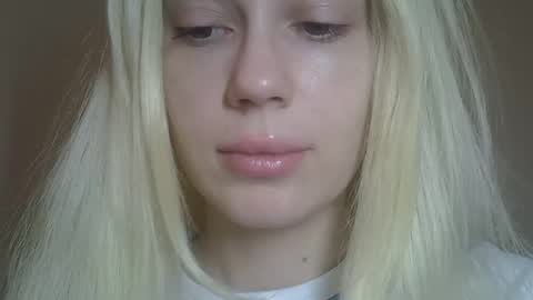 DitaMilton online show from April 2026 07:37:01 PM