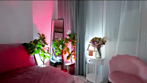 Snapshot of divetagrace chatting on November 2025 09:48:01 PM Tia online show from November 2025 09:48:01 PM