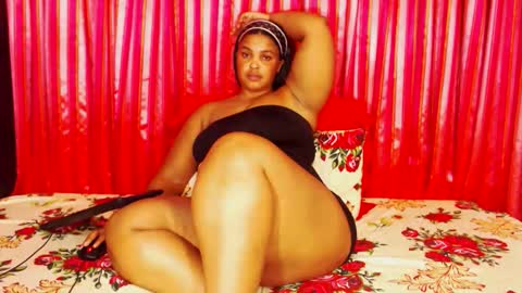 divinebooty93 online show from February 2026 06:23:01 AM