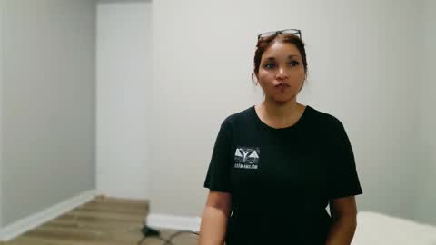 Snapshot of divinelynn chatting on September 2025 12:05:01 PM DivineLynn online show from September 2025 12:05:01 PM