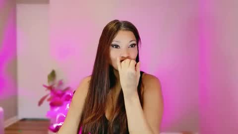 Snapshot of divinelynn chatting on February 2026 04:37:02 PM DivineLynn online show from February 2026 04:37:02 PM