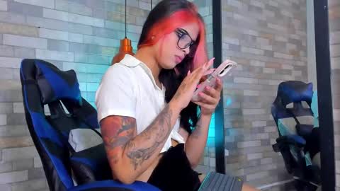 DixyPalmer online show from September 2025 07:19:02 PM