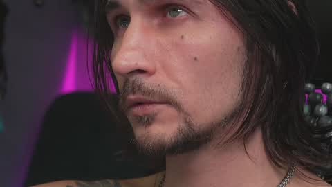 Snapshot of dl_raven chatting on January 2025 01:10:01 PM Silverhand online show from January 2025 01:10:01 PM