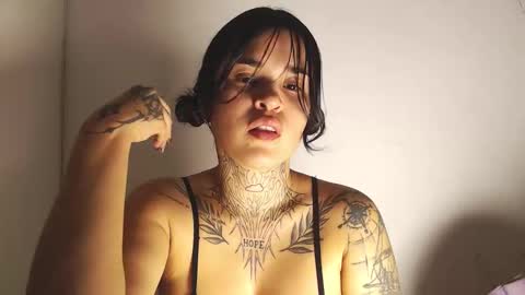 doll_and_thebrown online show from December 2025 01:22:02 AM