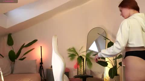 Your doll Lesli online show from February 2026 01:03:02 PM