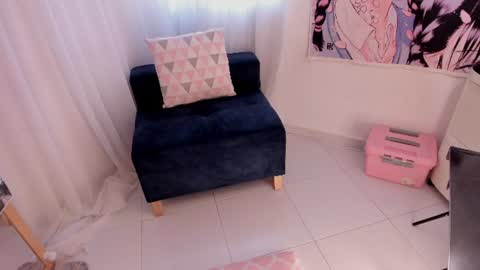 Roxana  independent model can you help me reach 100 hands up uwu online show from June 2026 10:53:02 PM