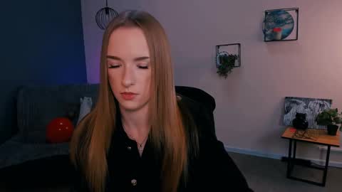 Snapshot of doll_vey chatting on February 2025 03:48:02 PM doll_vey online show from February 2025 03:48:02 PM