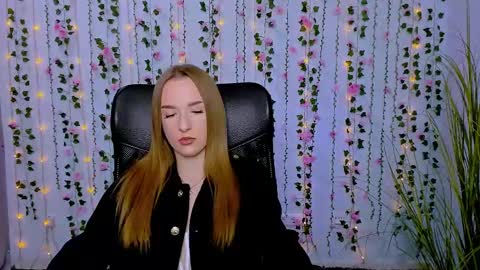 Snapshot of doll_vey chatting on March 2025 03:26:01 PM doll_vey online show from March 2025 03:26:01 PM