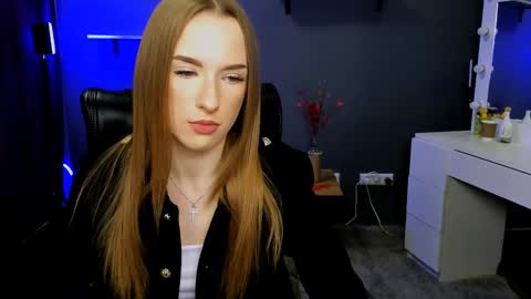 Snapshot of doll_vey chatting on March 2025 04:17:02 PM doll_vey online show from March 2025 04:17:02 PM