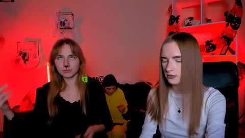 Snapshot of doll_vey chatting on October 2025 07:25:02 PM doll_vey online show from October 2025 07:25:02 PM