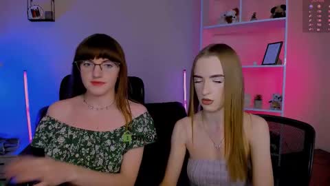 Snapshot of doll_vey chatting on November 2025 08:22:01 PM doll_vey online show from November 2025 08:22:01 PM