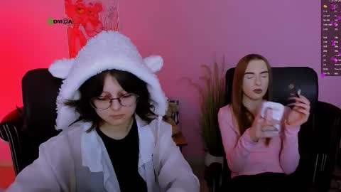 Snapshot of doll_vey chatting on December 2025 08:47:01 PM doll_vey online show from December 2025 08:47:01 PM