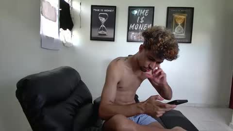 DollarHot30 online show from April 2026 03:27:02 PM