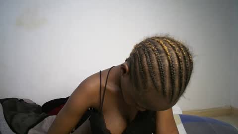 dollberry online show from February 2025 10:06:02 AM