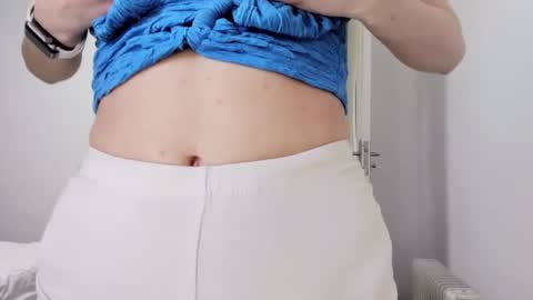 Snapshot of dollcedolly chatting on March 2025 10:04:01 AM Eva online show from March 2025 10:04:01 AM