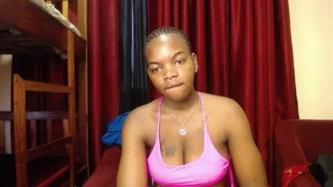 Snapshot of dollface_bella chatting on October 2025 03:11:01 PM Bella online show from October 2025 03:11:01 PM