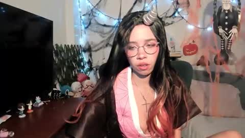 mina online show from November 2025 02:57:02 AM
